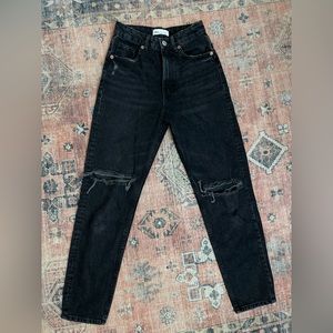ZARA - High Waisted Mom Jeans / Black Distressed